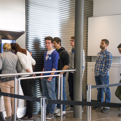 Dauerausstellung - Fenster zu Ötzis Zelle | © © Südtiroler Archäologiemuseum/foto-dpi.com